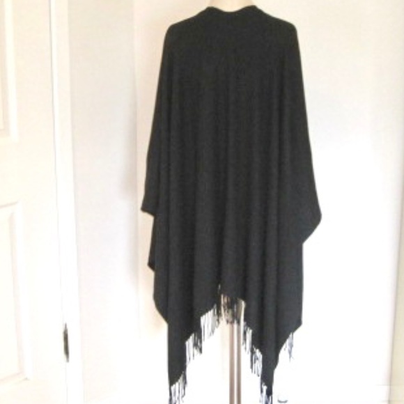 Adrienne Vittadini So Soft Wrap With Fringe - Picture 2 of 8